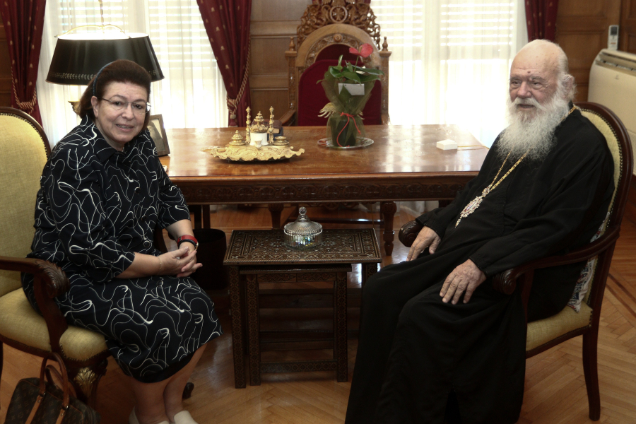 Απομάκρυνση της Μενδώνη από την κυβέρνηση ζήτησε ο Ιερώνυμος - Τηλεφώνησε στον Κυριάκο Μητσοτάκη