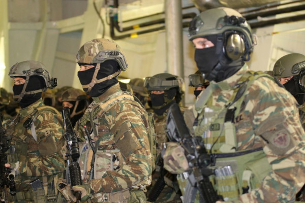 Απαλλάσσονται από πειθαρχικές ποινές οι τιμωρημένοι στις Ένοπλες Δυνάμεις και στα Σώματα Ασφαλείας ενόψει της 25ης Μαρτίου