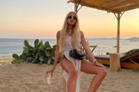 Η Τούνη απαντάει... ξανά για τους «τεμπέληδες» και τους Παξούς, «είχε 32 βαθμούς κελσίου» (βίντεο)