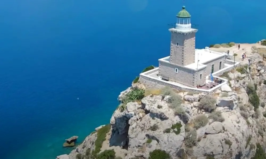 Ο απόλυτος προορισμός κοντά στην Αθήνα για ονειρεμένα ΣΚ – Θα βρεις δωμάτια από 48 ευρώ