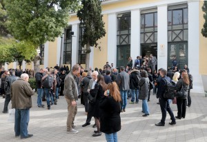 Απειλή για βόμβα στην Ευελπίδων