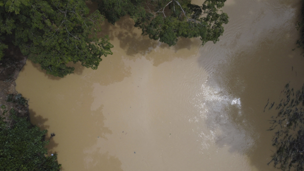 Νιγηρία: 13 νεκροί από ανατροπή πλοιαρίου – Δεκάδες αγνοούμενοι