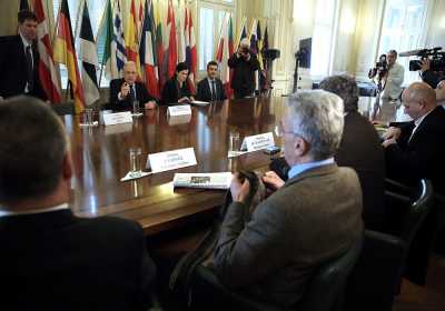 Αποσυμφόρηση και αναπτυξιακό σχέδιο στο «τραπέζι» των συζητήσεων Αβραμόπουλου - δημάρχων