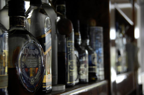 Υπουργείο Οικονομικών: Μητρώο κατά του λαθρεμπορίου σε αλκοολούχα ποτά και καπνό