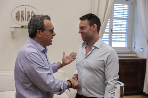 Ο Κασσελάκης «ψήφισε» Φάμελλο, παραμένει πρόεδρος της ΚΟ του ΣΥΡΙΖΑ