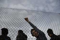 Στη Λέρο μεταφέρθηκαν μετανάστες από τη Λέσβο και τη Χίο