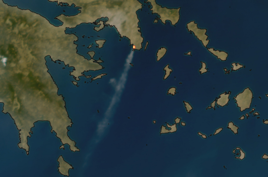 Φωτιά στην Παλαιά Φώκαια: Έως τα Κύθηρα έφτασε ο καπνός