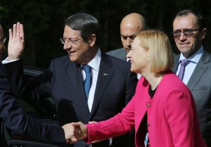 Κυπριακό: Δεύτερη ημέρα των διαπραγματεύσεων - Στο «τραπέζι» οι εγγυήσεις