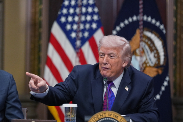 Τραμπ για Ιράν: Πρέπει να εμπλακώ στην επιλογή νέου ηγέτη, ασήμαντος ο γιος του Χαμενεΐ