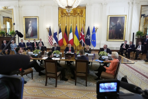 Τραμπ: Πρώτα συνάντηση Ζελένσκι - Πούτιν, μετά τριμερής - Η αντίδραση του Κρεμλίνου