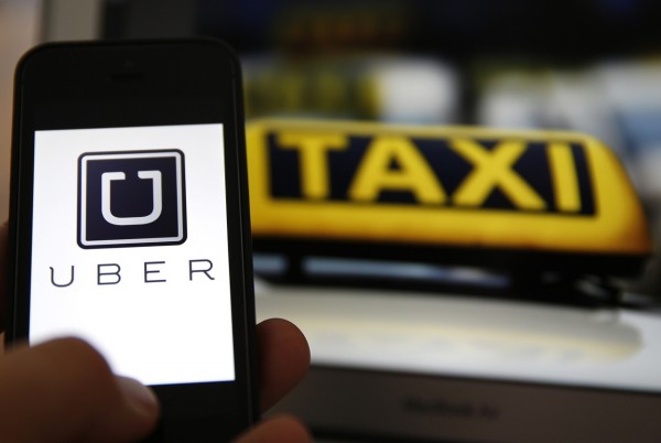 Χάνει την άδεια λειτουργίας της στο Λονδίνο η Uber