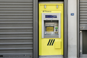 Στα 1,07 δισ. ευρώ τα καθαρά κέρδη της Τράπεζας Πειραιώς το 2025