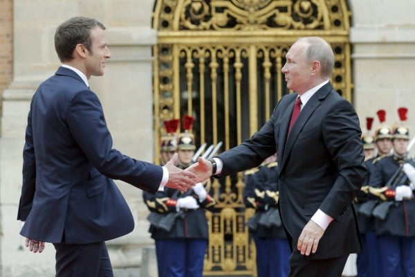 Μακρόν προς Πούτιν: Κάθε χρήση χημικών στη Συρία θα φέρει γαλλική απάντηση