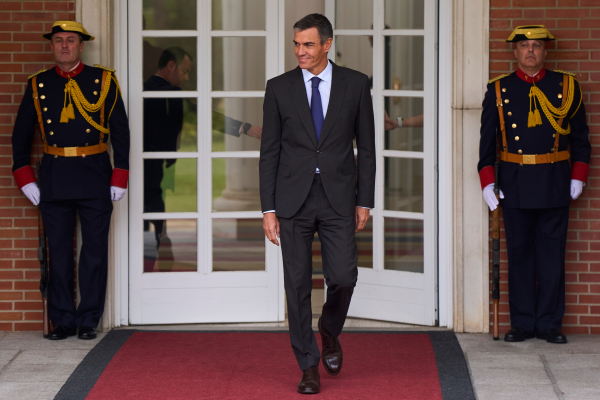 Πρόωρες εκλογές στην Ισπανία: Ο Σάντσεθ ποντάρει στη στεγαστική κρίση και η δεξιά... στην ακροδεξιά