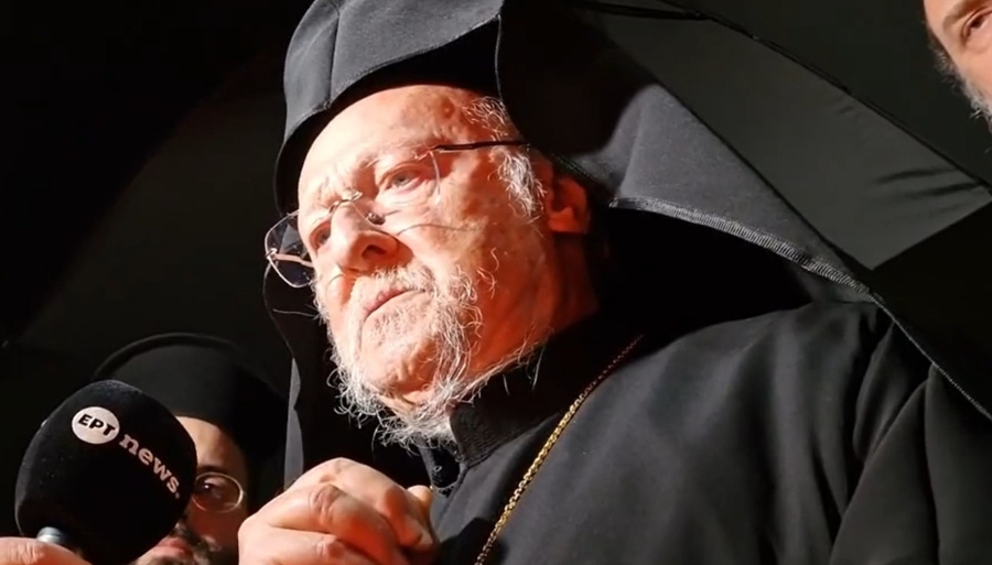 Με δάκρυα στα μάτια ο Βαρθολομαίος έξω από την Τούμπα: «Δυσβάσταχτος ο πόνος» - Δεν ξέχασε ούτε τις 5 γυναίκες στη «Βιολάντα»