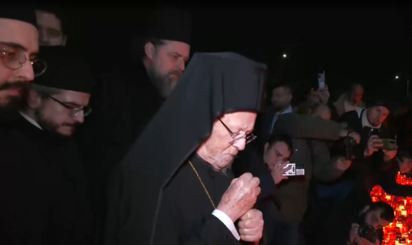 Με δάκρυα στα μάτια ο Βαρθολομαίος έξω από την Τούμπα: «Δυσβάσταχτος ο πόνος» - Δεν ξέχασε ούτε τις 5 γυναίκες στη «Βιολάντα»