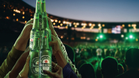 Η Heineken παρουσιάζει την καμπάνια «Οι φανς έχουν περισσότερους φίλους»