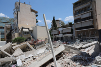 Δήμος Αθηναίων: 3.000 ευρώ ανά οικογένεια για τους πληγέντες κατοίκους των διαμερισμάτων της πολυκατοικίας στα Πετράλωνα