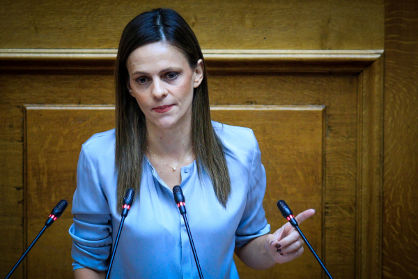 Έφη Αχτσιόγλου: Αδιαφάνεια και μη κάλυψη κοινωνικών αναγκών χαρακτηρίζουν τη διαχείριση του δημόσιου χρήματος