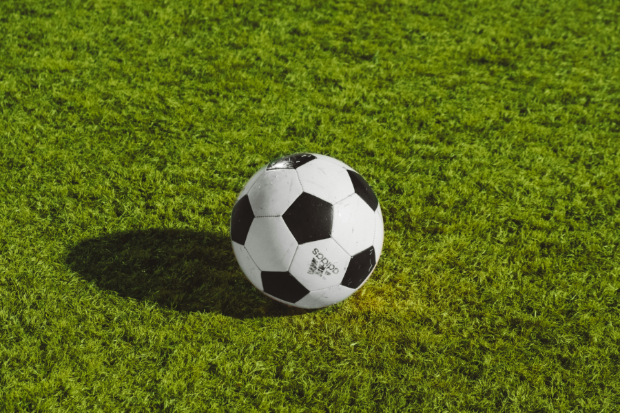 Θεσσαλονίκη: Πέταξε κροτίδα και μπουκάλια σε αγώνα από το διάζωμα της θύρας των επισήμων - Μία σύλληψη