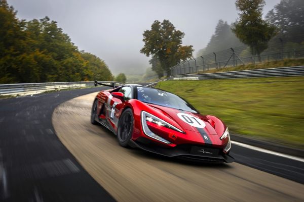 Αυτό είναι το ταχύτερο ηλεκτρικό στην πίστα!