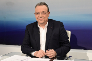 Φάμελλος: Κάλεσμα συνεργασίας σε ΠΑΣΟΚ, Νέα Αριστερά, ΚΚΕ και Πλεύση Ελευθερίας