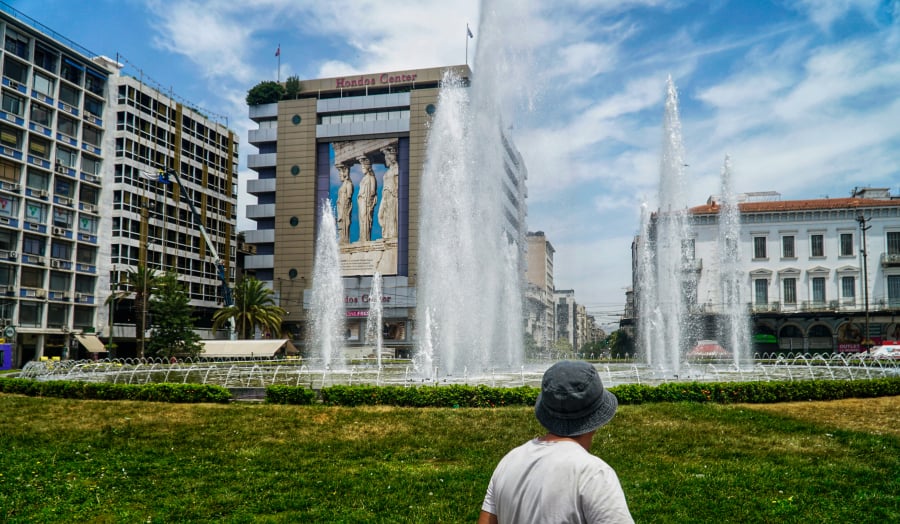 Τι αλλάζει στο Ελάχιστο Εγγυημένο Εισόδημα: Πότε η πρώτη πληρωμή με την αύξηση