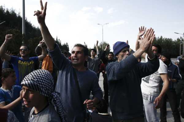 Διαμαρτυρία μεταναστών και προσφύγων στο hot spot της Μόριας