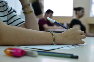 Προσλήψεις αναπληρωτών: Το χρονοδιάγραμμα Ζαχαράκη για τα κενά στα σχολεία