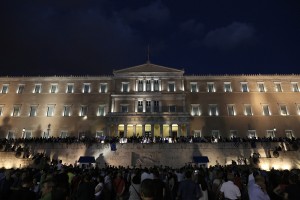 Συγκέντρωση διαμαρτυρίας στην πλατεία Συντάγματος για το ναυάγιο στο Αγαθονήσι