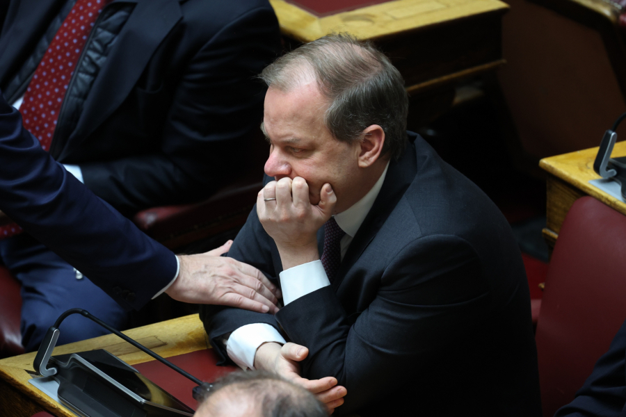 Πρώτη φορά κόμμα παραπέμπει υπουργό του - Πώς μπορεί να εμπλακεί το Μαξίμου