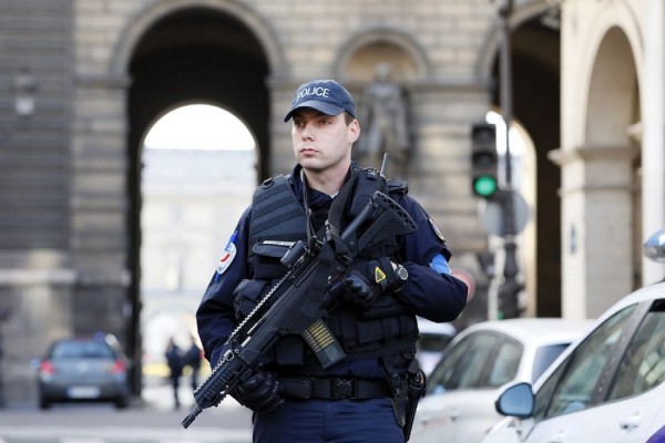 Ο δράστης της επίθεσης στο Παρίσι δεν ήταν γνωστός στις γαλλικές αρχές