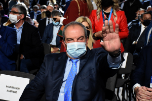Κώστας Καραμανλής: Ο πρώην πρωθυπουργός κάνει την επανεμφάνισή του σε εκδήλωση οργάνωσης γυναικών