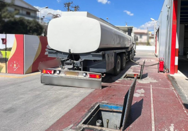 «Ξετρύπωσαν» πρατήριο με λαθραία καύσιμα, είχε κρυφές υπόγειες δεξαμενές