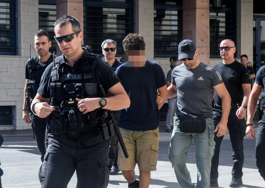 Ελεύθεροι οι δύο νέοι, που είχαν προφυλακιστεί για την φωτιά στην Πάτρα