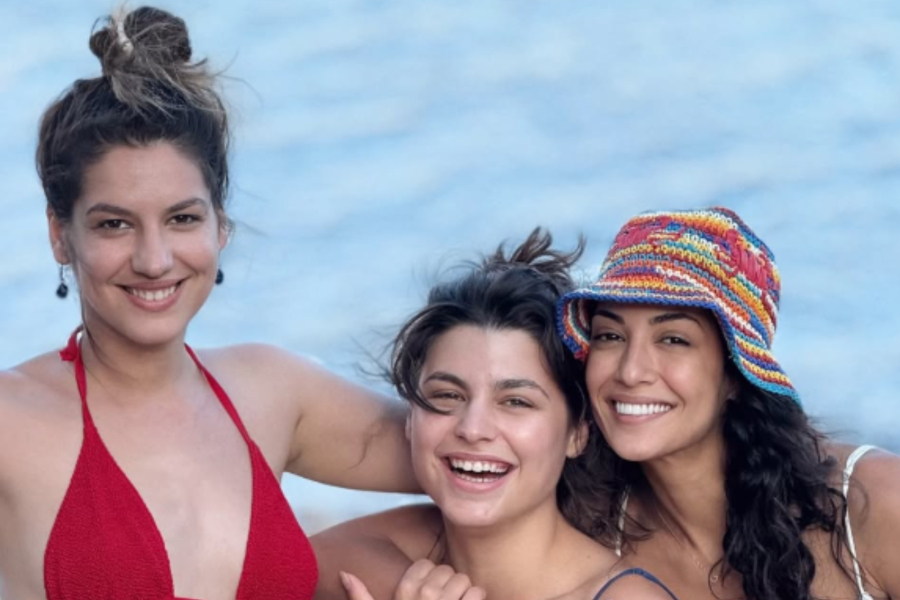 Ευγενία Σαμαρά: Στη Σέριφο με τη Δανάη Παππά και την Πένυ Παπαγεωργίου (Εικόνες)