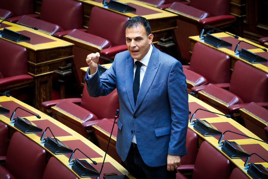 Καραμέρος: Άμεση ενίσχυση των σχολικών λεωφορείων στην Ανατολική Αττική