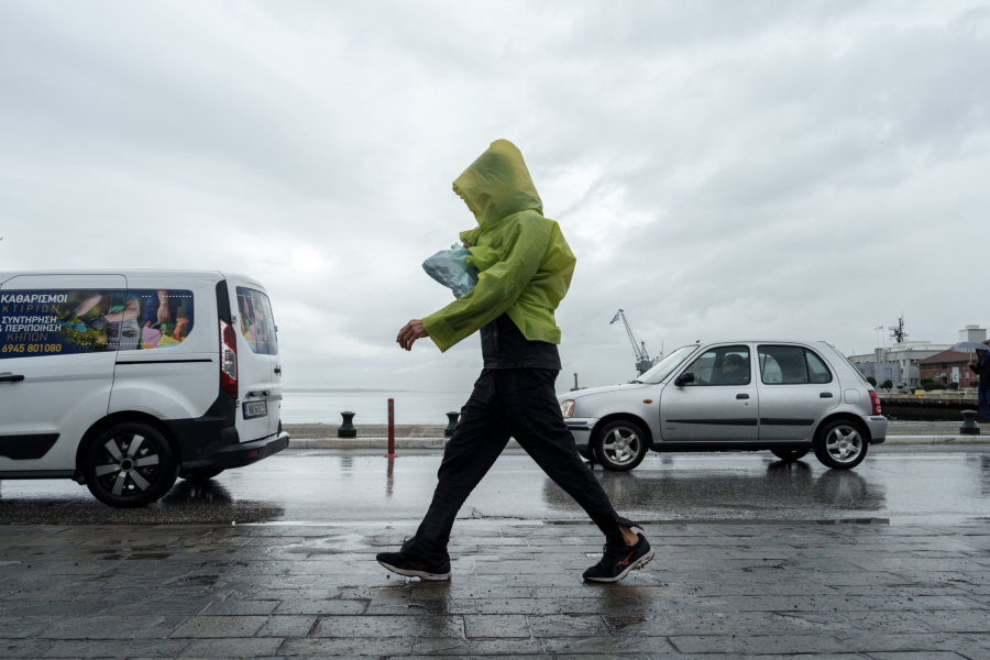 Καιρός: Από Κυριακή βράδυ νέο κύμα κακοκαιρίας με έντονες βροχές και καταιγίδες τοπικά (Βίντεο)