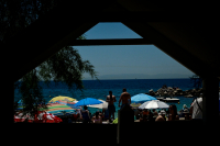 Καύσωνας από σήμερα: «Καμίνι» η χώρα, ποιες πόλεις θα «βράσουν», live η πορεία του