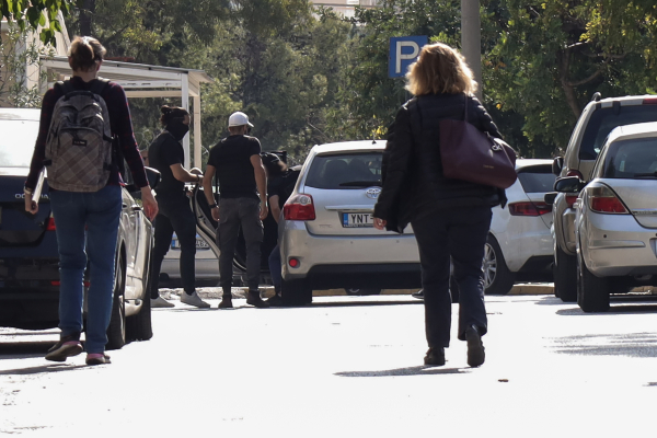 Παλαιό Φάληρο: Στη φυλακή ο βιαστής με το τατουάζ, παραδέχτηκε τις πράξεις του