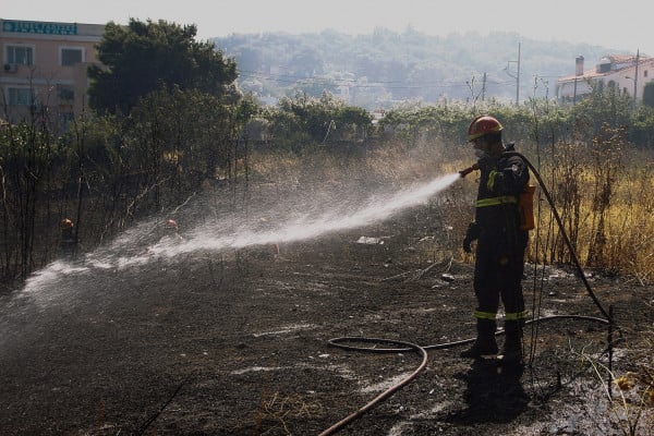 Δεκαοκτώ δασικές πυρκαγιές εκδηλώθηκαν σήμερα σε όλη την Ελλάδα