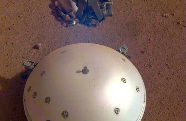 Ισχυρό σεισμό στον... Άρη κατέγραψε το InSight της NASA