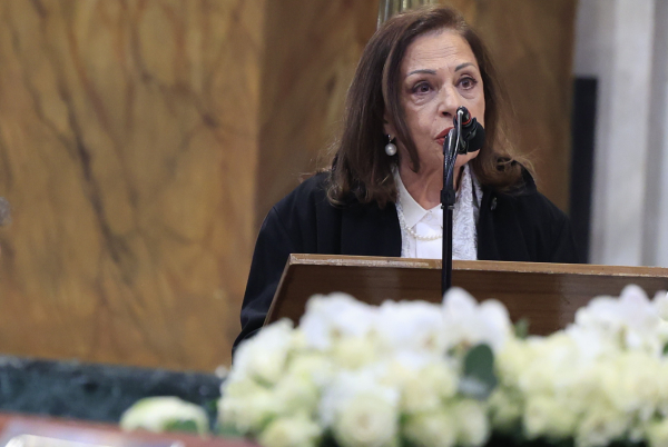 Κηδεία Μαρινέλλας: Συγκλονιστικός ο επικήδειος της Χαρούλας Αλεξίου - «Μας γέμισες πλούτο κυρά μου, το καταλαβαίνεις;»