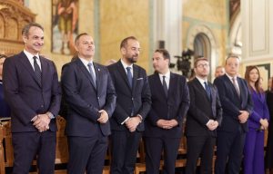 Πρόταση μομφής: Το ΠΑΣΟΚ απορρίπτει την πρωτοβουλία του ΣΥΡΙΖΑ
