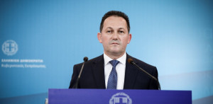 Πέτσας για lockdown: Ο πρωθυπουργός ενημερώνεται και αποφασίζει