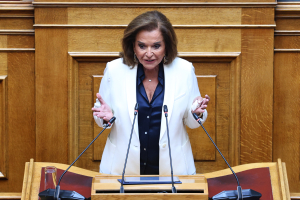 Δεύτερο τον Τσίπρα βλέπει και η Ντόρα...