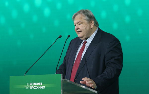 «Μίζερη, αδιέξοδη και μάταιη η κυβερνητική γραμμή»: Νέα απάντηση Βενιζέλου στον Γεραπετρίτη