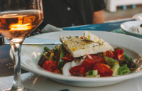 Δασμοί Τραμπ: «Πονοκέφαλος» για τις εξαγωγές, τι θα γίνει με τα ελληνικά προϊόντα