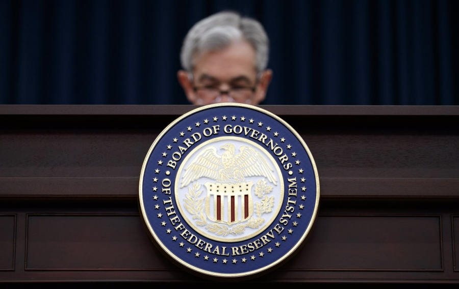 Αμετάβλητα τα επιτόκια από τη Fed – Στο 4,25% για πέμπτη συνεδρίαση