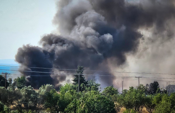 Φωτιά στον οικισμό Τσαΐρια στη Θεσσαλονίκη - Ήχησε το 112